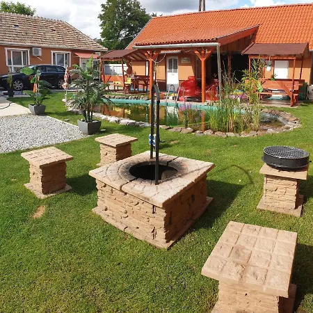 Grevia Apartmanok Poroszlo Exterior photo